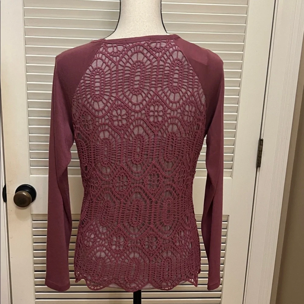 Democracy Lace Embellished Tee in Mauve, Size Small, NWT